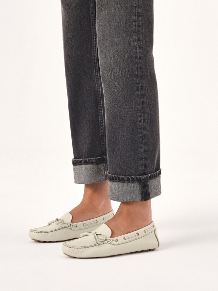 Slip-on mokaszinok természetes bőrből  APRICOT