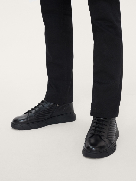 Férfi fűzős tornacipő steppeléssel ALVAR