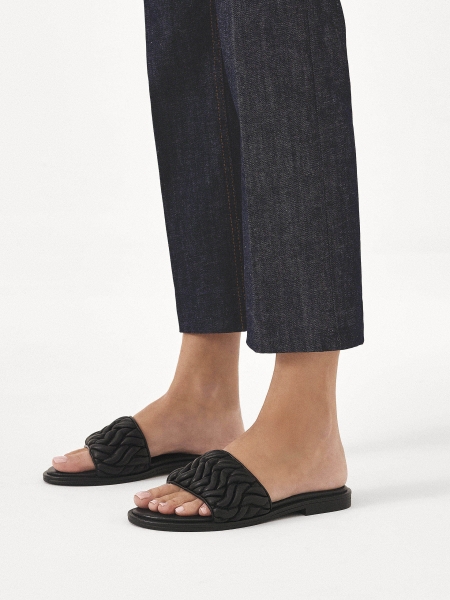 Fekete bőr csúszdák ráncos pánttal JOVITE