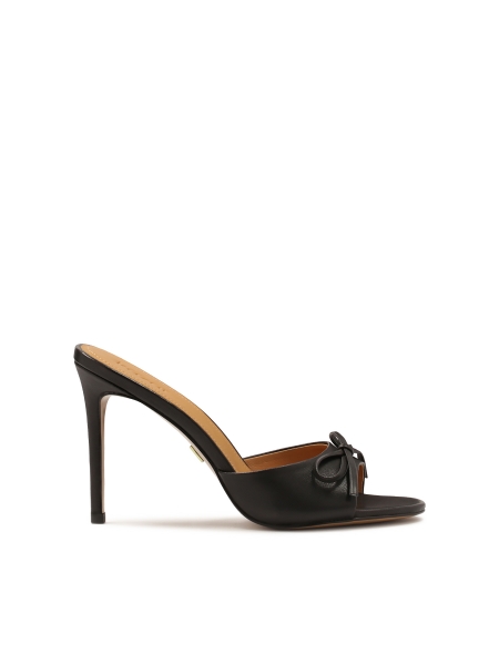 Fekete cipellők magas tűsarkú cipővel  AUDE