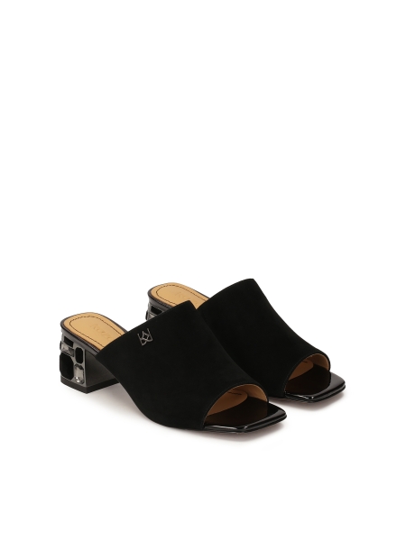 Fekete cipőpapucs strasszkövekkel a sarkán  FINA