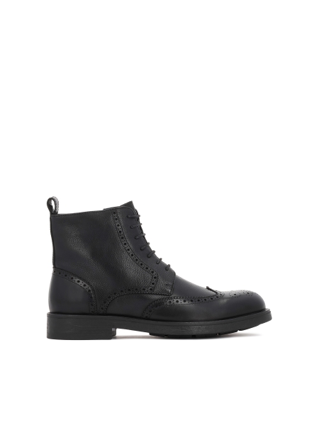 Férfi bőrcsizma áttört díszítéssel QUANTOS