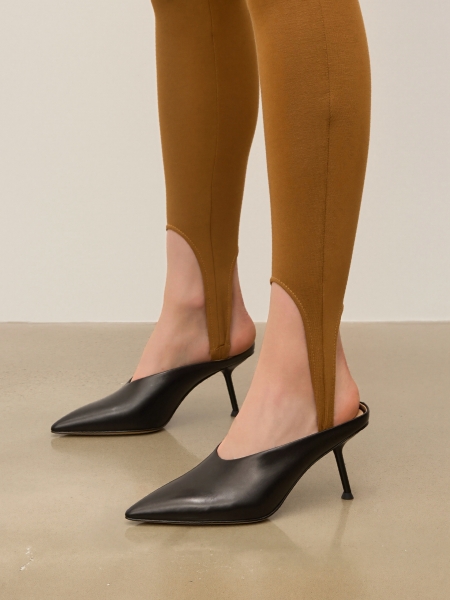 Fekete cipellők teljes elülső résszel KS ELYSIE