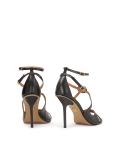 Fekete szandál finomra vágott felsőrésszel  MEGAN