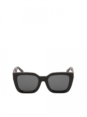 Női fekete napszemüveg polarizációval