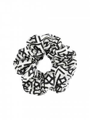 Szatén monogramos hajgumi KAZAR monogramokkal