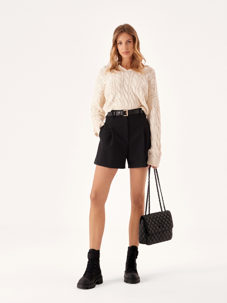 Fekete bőr kézitáska steppelt hosszúkás formával  VIDIA