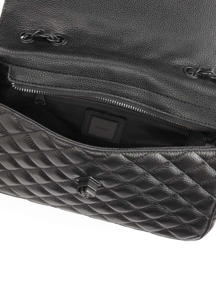 Fekete bőr kézitáska steppelt hosszúkás formával  VIDIA