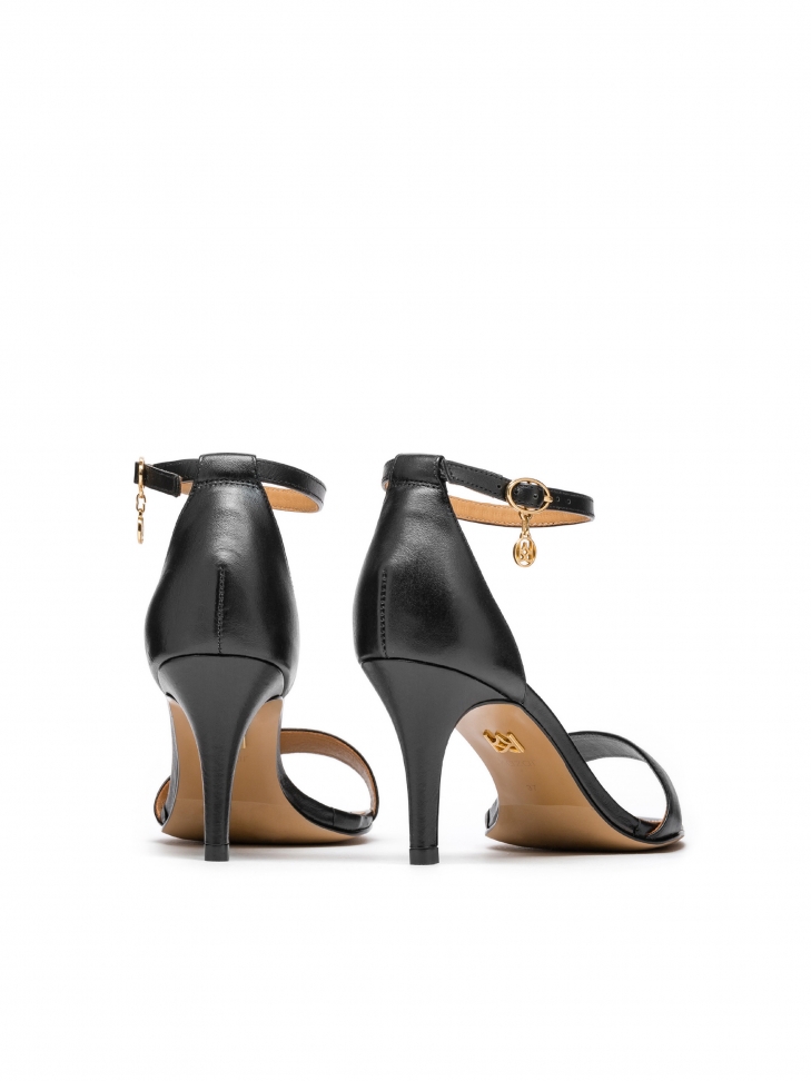 Női fekete szandál GOLDIE