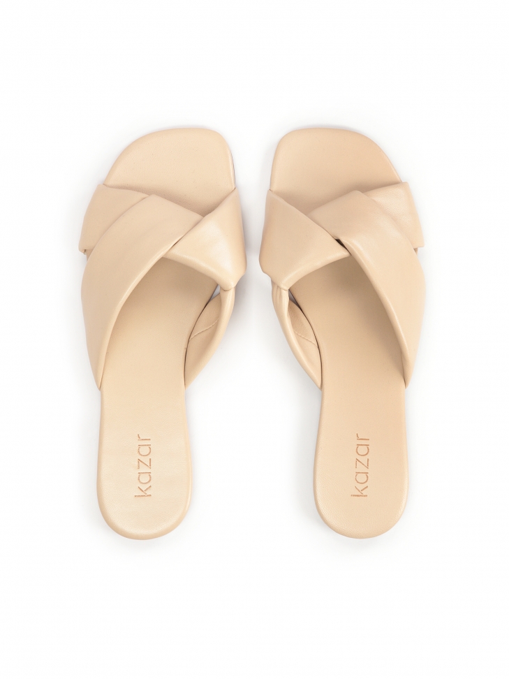 Puha bőr csúszdák lapos talppal ELANIE