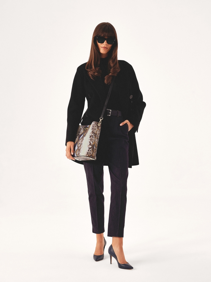 Tengerészkék hegyes orrú cipő  NEW PARIS