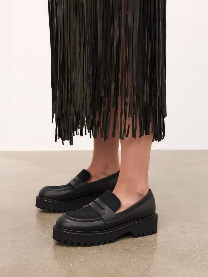 Slip-on cipő természetes sörtékkel ESSEN