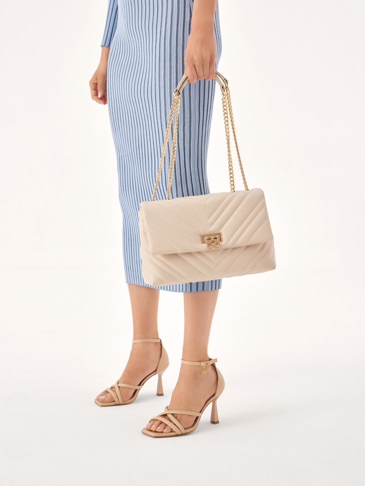 Steppelt táska patenttal HALLIE