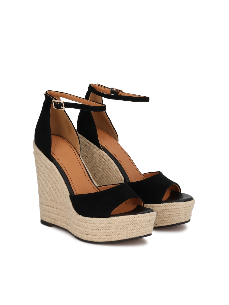 Fekete szarvasbőr ékszandál platformon BELLS