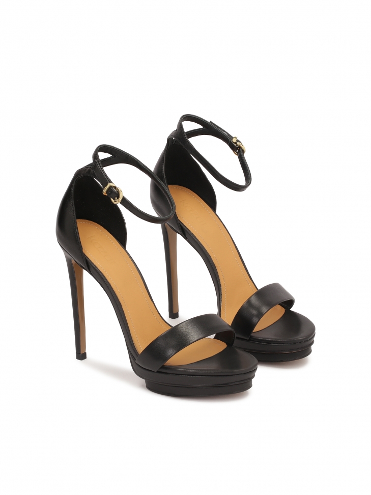 Magas sarkú platform szandál  KLARISSA