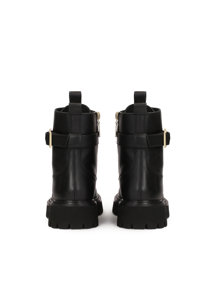 Fekete csizma taposott talppal KELYN