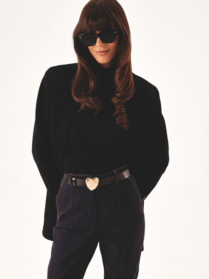 Fekete lakkozott öv szív alakú csattal MEADE