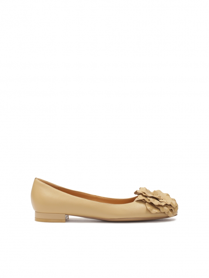 Bézs színű lapos virágos szivattyú LIWIA