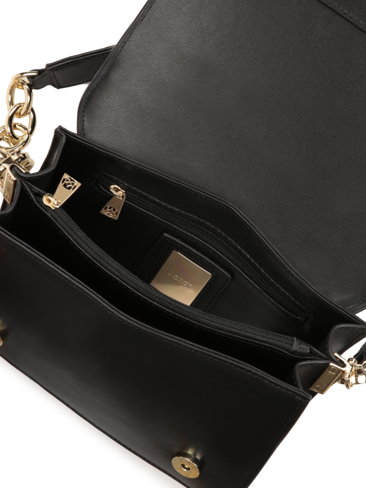 Fekete kézitáska, gyűrődéssel díszítve  JONNA