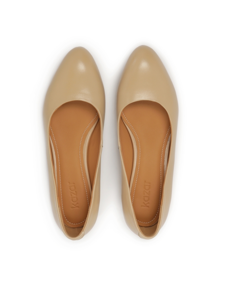 Bézs színű szivattyúk fém betéttel egy oszlopon  SIONA