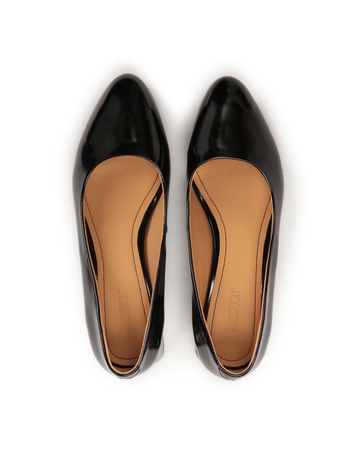 Lakkcipő alacsony, széles sarokkal SIONA