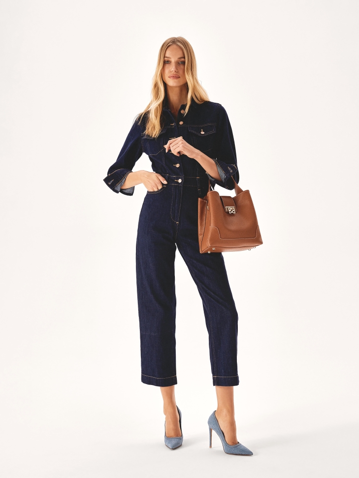 Kék farmer anyagból készült szivattyúk DONNA