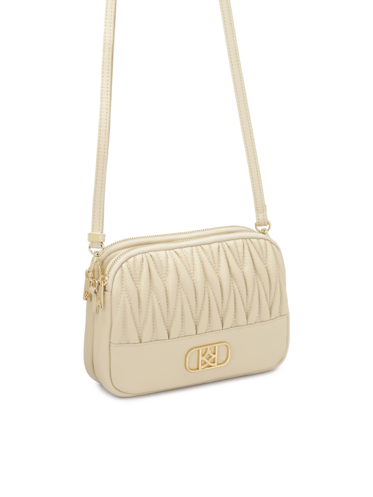 Bézs színű kézitáska feltűnő monogrammal KAZAR RITA