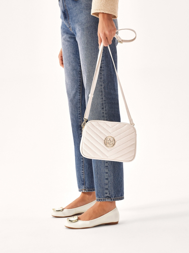 Fehér bőr balerinák fém brossal díszítve SEVILLA