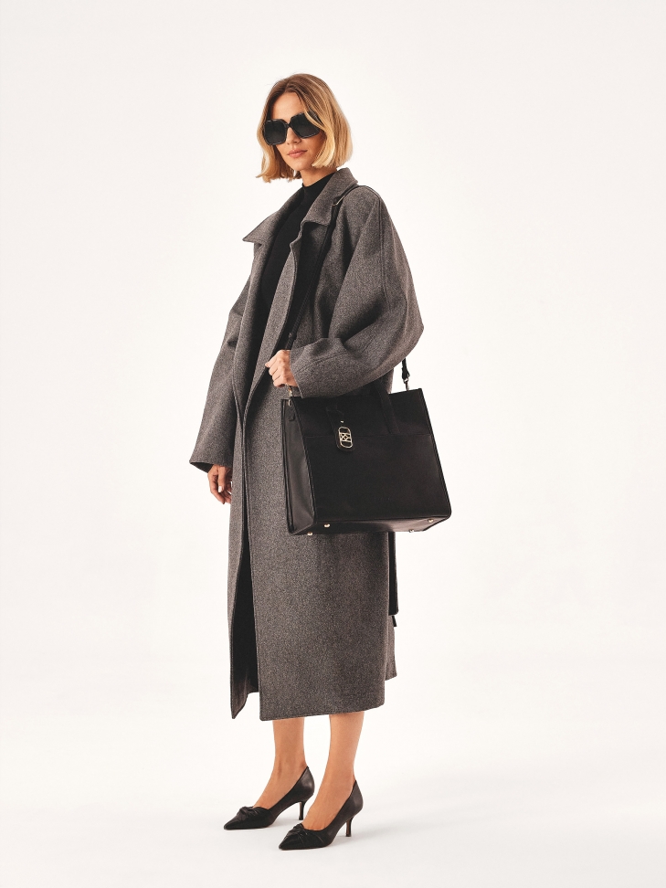 Fekete szivattyúk összefonódó díszítéssel BLANKA