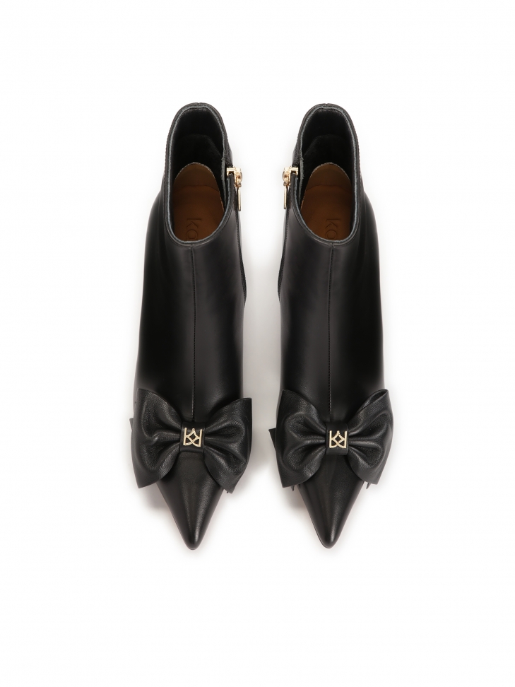 Klasszikus csizma nagy masnival GIZELA