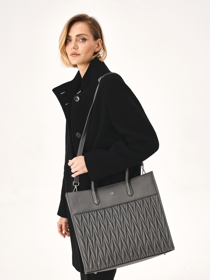 Nagy szürke kézitáska fogantyúkkal és steppelt testtel  GIUDI