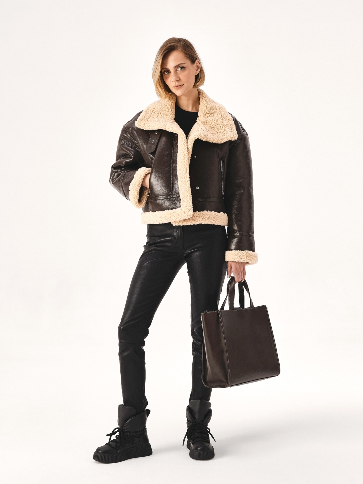 Barna minimalista kézitáska  DEBI