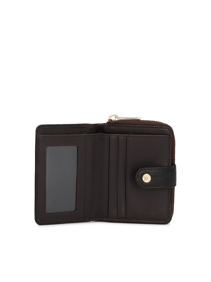 Barna angolna stílusú dombornyomott bőr pénztárca ARIYAH