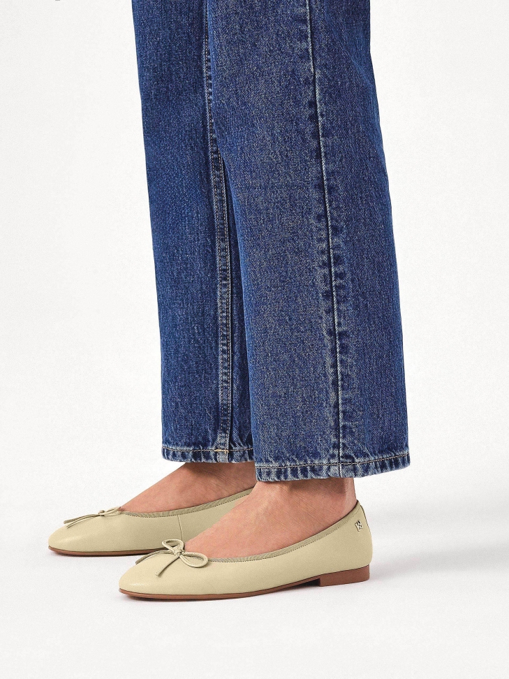 Krémszínű balerinák masnival az orron  EILEEN