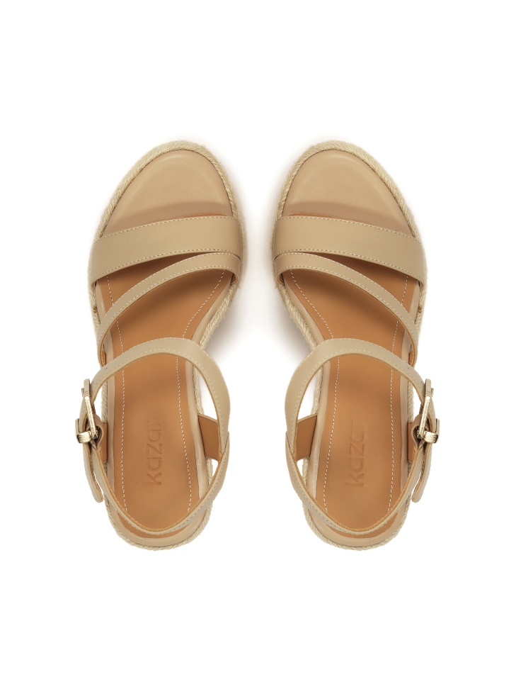 Bőr szandál zsinórral borított sarokkal BELLS