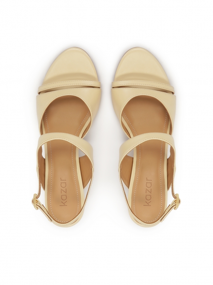 Bézs színű tűsarkú szandál MARCIE