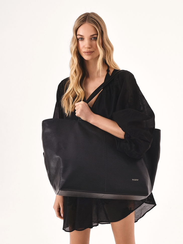 Nagy fekete válltáska levehető tasakkal  MEG