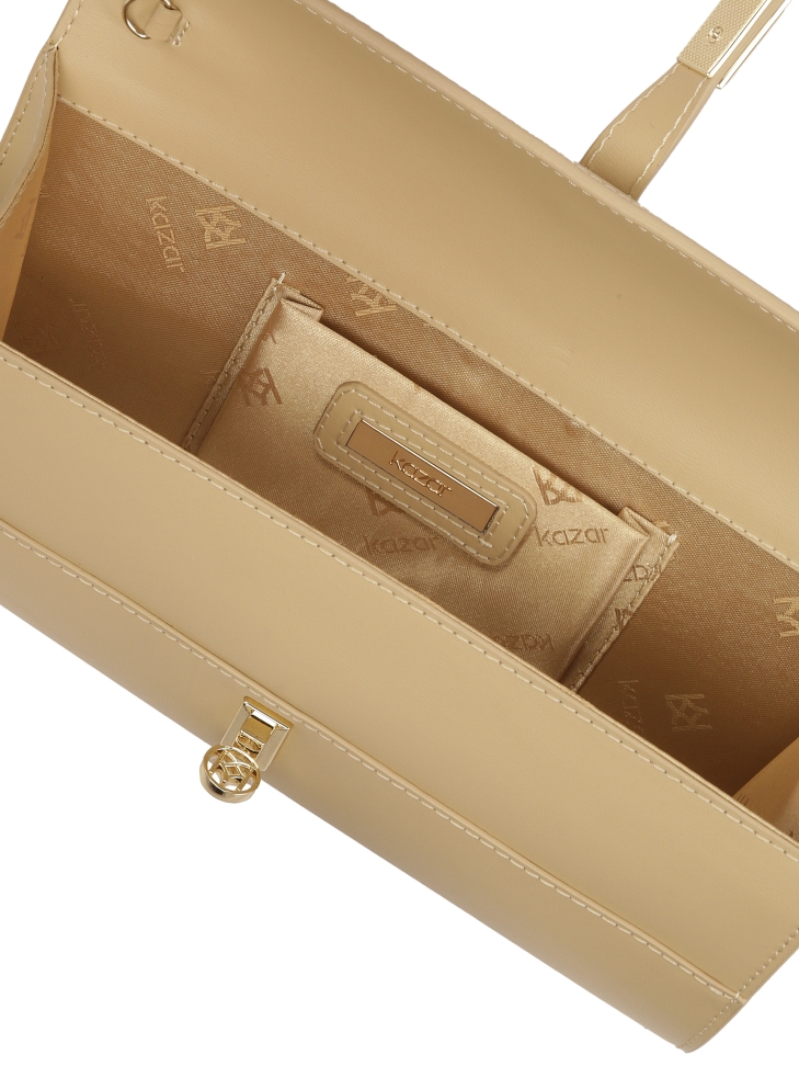 Elegáns kuplungtáska monogramos kapoccsal a KAZAR-tól KATTY