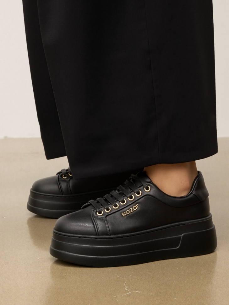 Bőr tornacipő vastag egyenes talppal NERIS