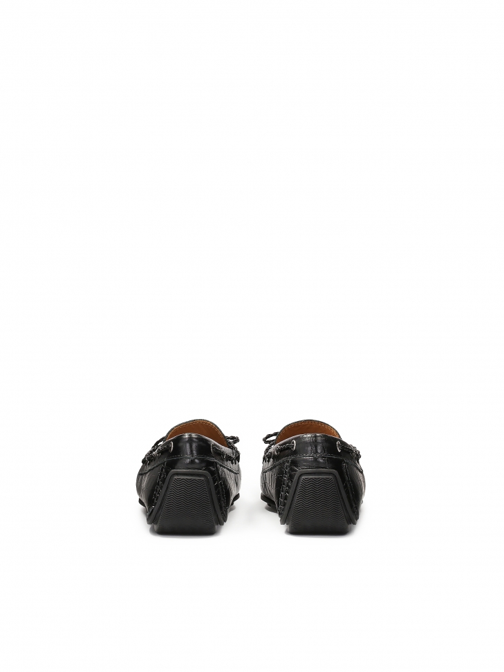 Fekete mokaszinok, a felsőrész körül szalaggal. BREANA