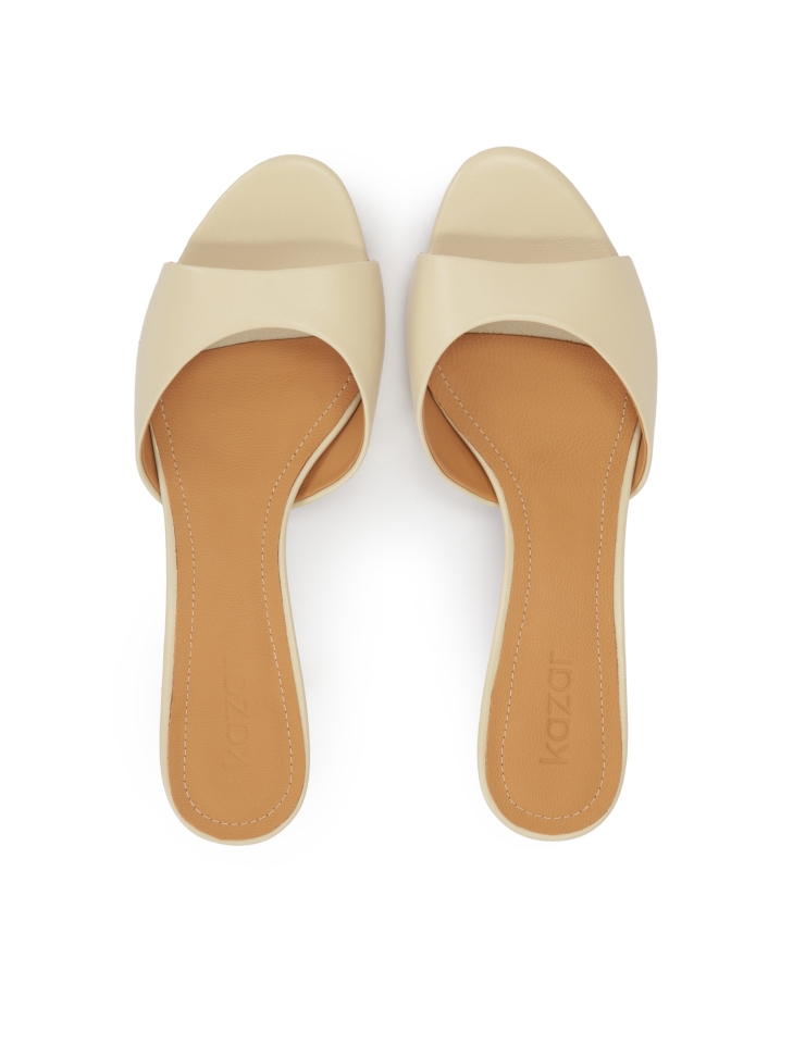 Krémszínű papucsok alacsony tűsarkú cipővel  LUCIA