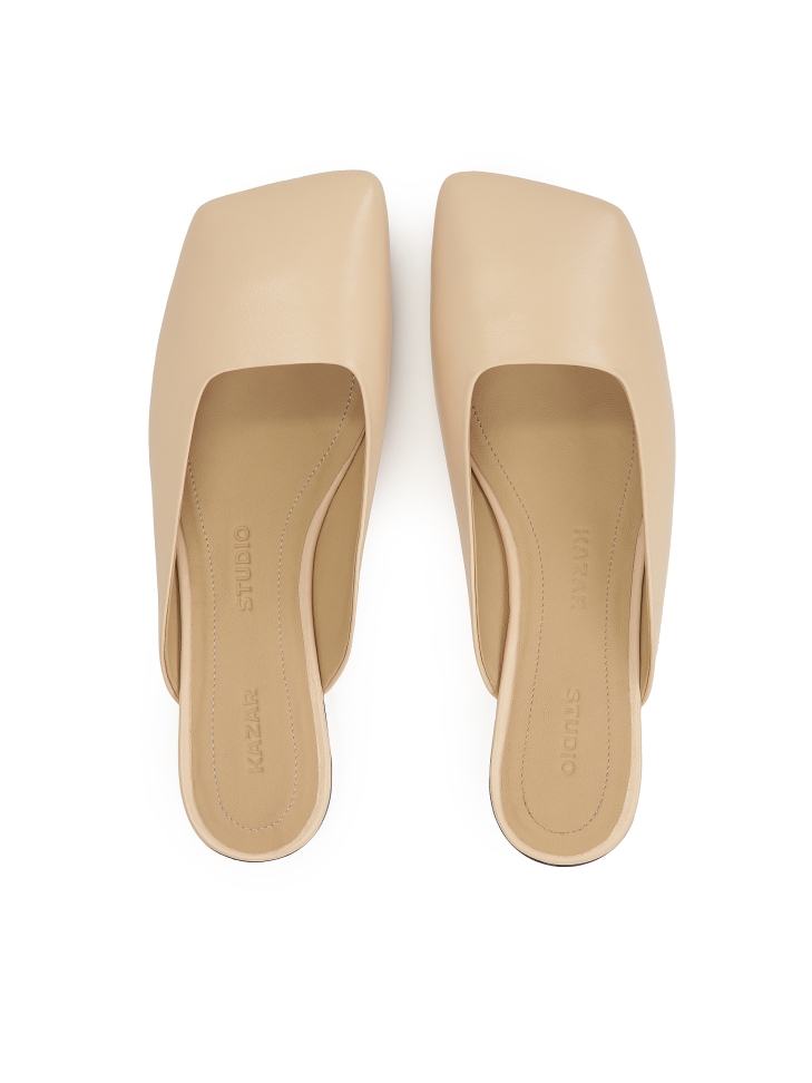 Bőr csúszdák lapos talppal, szögletes elülső résszel KS BRICE