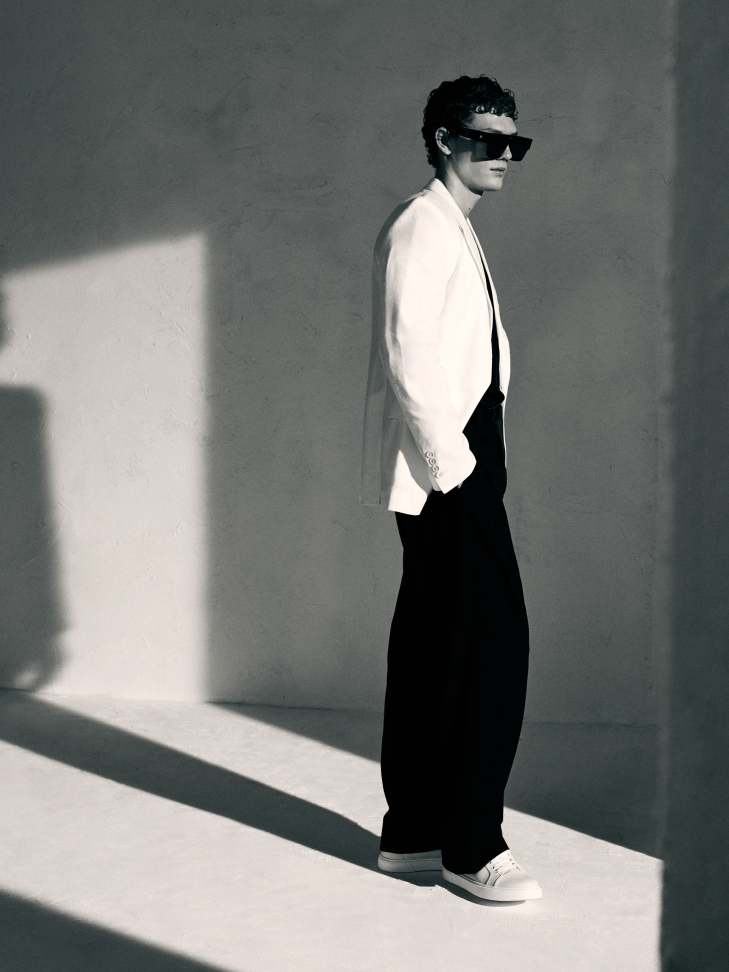 Fekete napszemüveg vastag kerettel KASPIANO