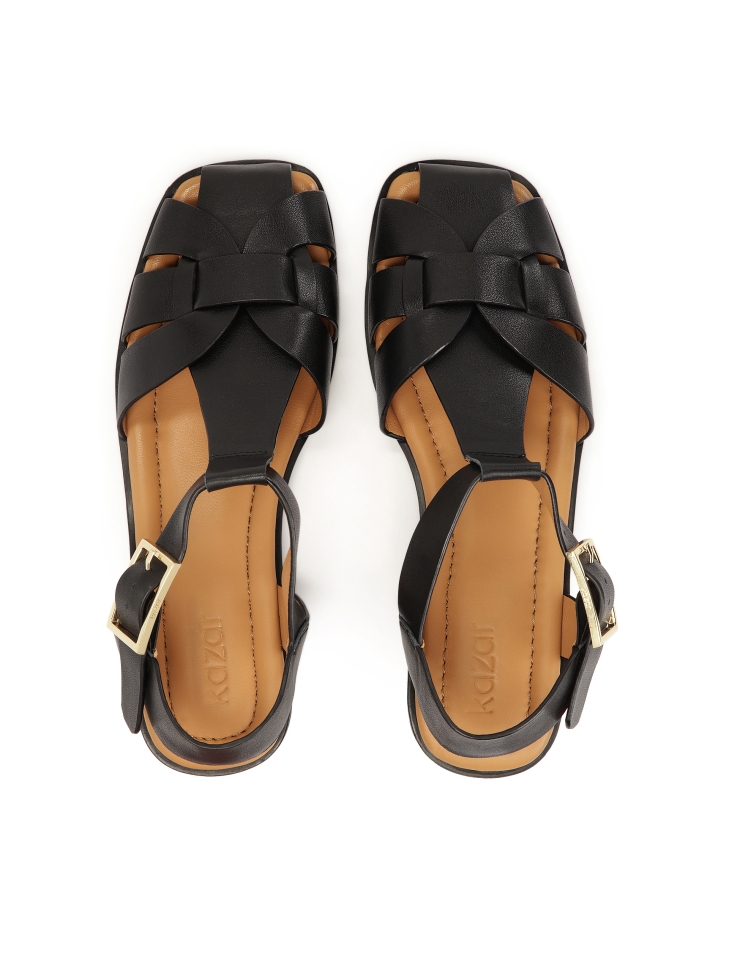Fekete bőr szandál beépített előlappal MANORI