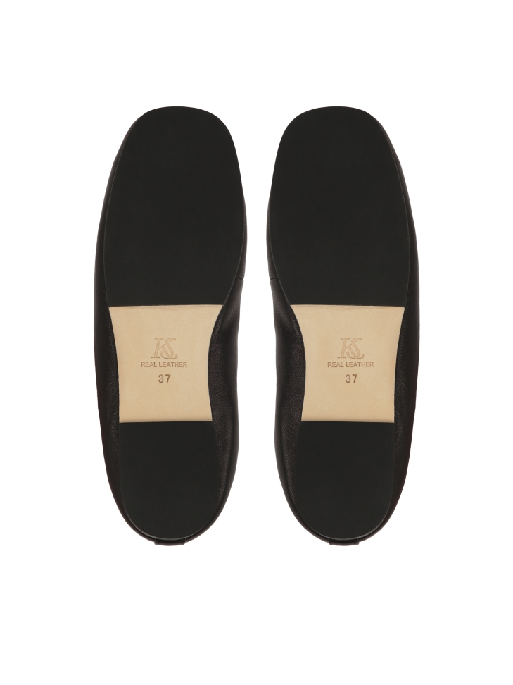 Fekete balerinák tangával megkötve  KS AVRIL