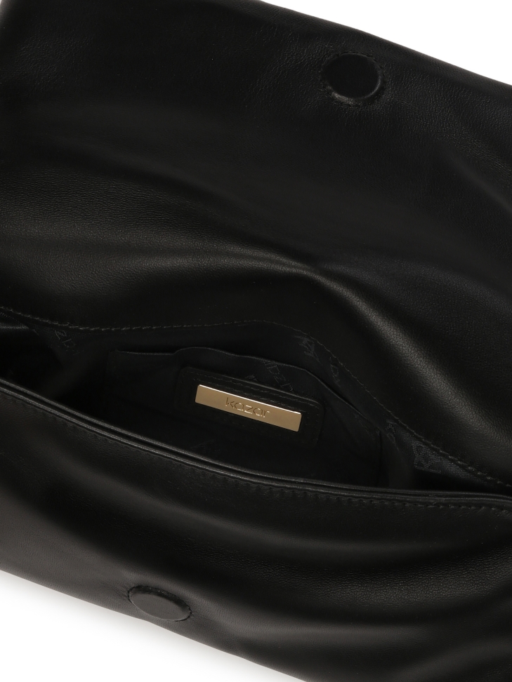 Fekete puffasztott táska fém díszítéssel ISADORA