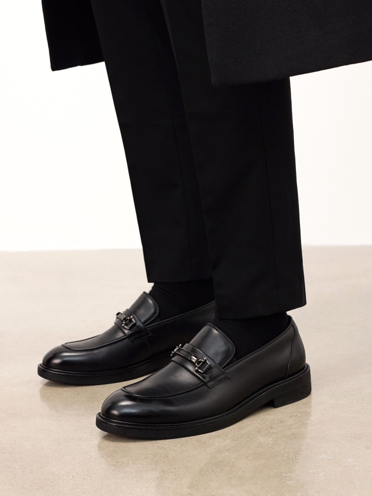 Elegáns bőr cipő csatos cipővel TIMONES