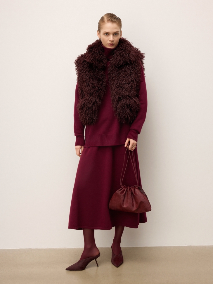 Maroon színű tűsarkú cipellők természetes sörtékkel KS ELYSIE