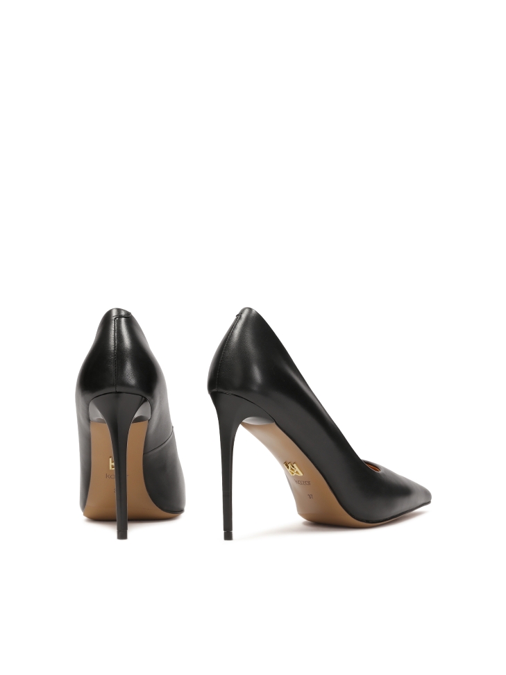 Fekete cipő elegáns sarokkal DOMINGA