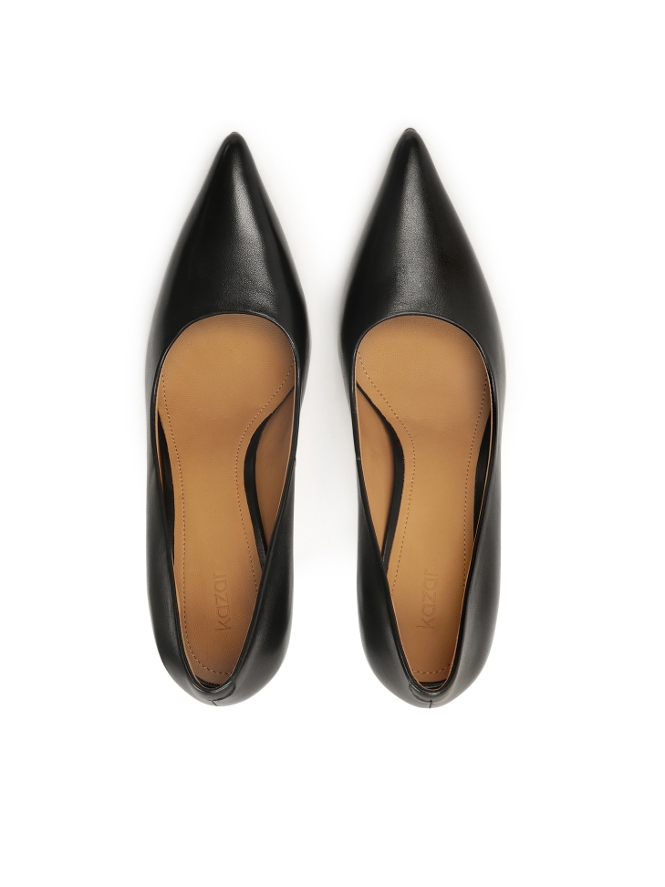 Fekete cipő elegáns sarokkal DOMINGA